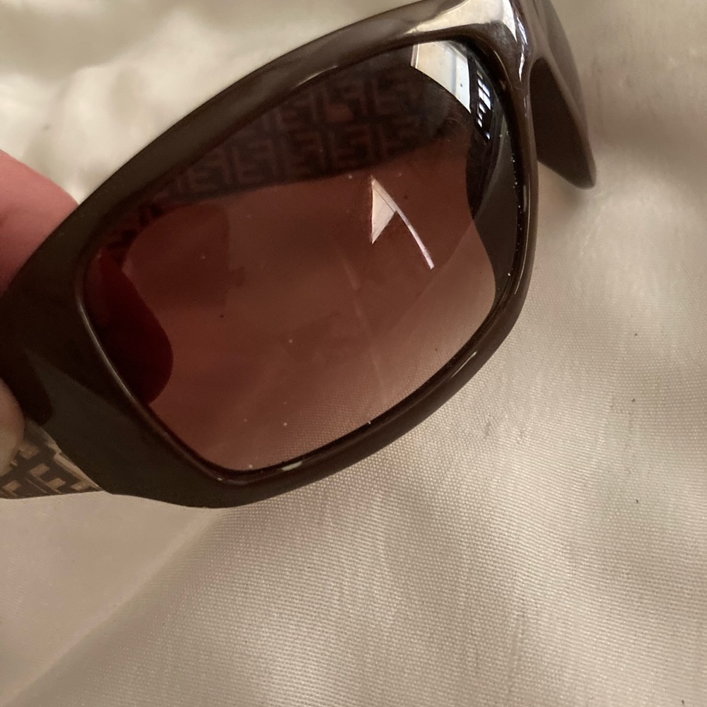 Auth vintage Fendi women’s sunglasses SXO702 - Picture 6 of 13